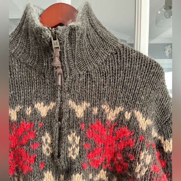 American Eagle Sweater/Pullover XL - Picture 3 of 6
